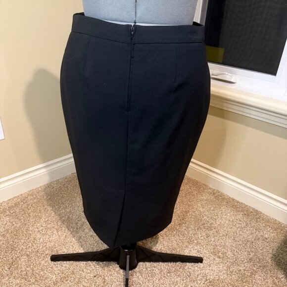 Reitmans knee length black pencil skirt - Picture 4 of 8